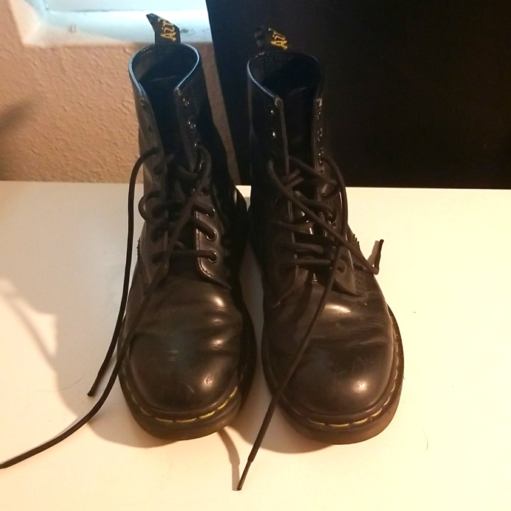 Airware Doc Martens size 6 boots